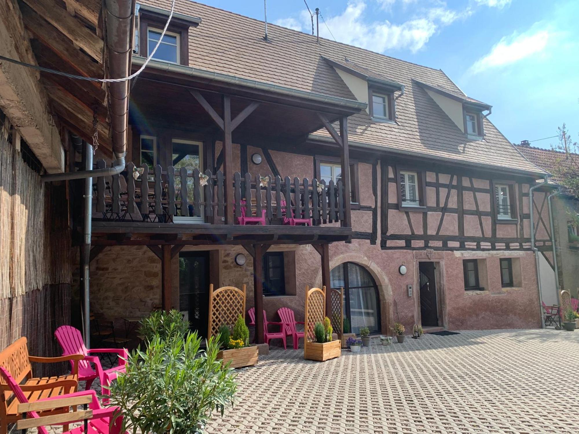 Le Clocher " Sous Les Combles" Parking Gratuit Beblenheim Buitenkant foto